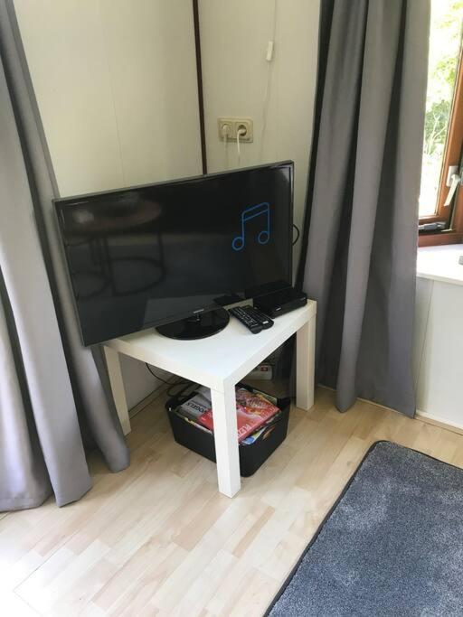فيلا سْبيرفي Sfeervol Chalet In Drenthe Bij Het Dwingelderveld المظهر الخارجي الصورة