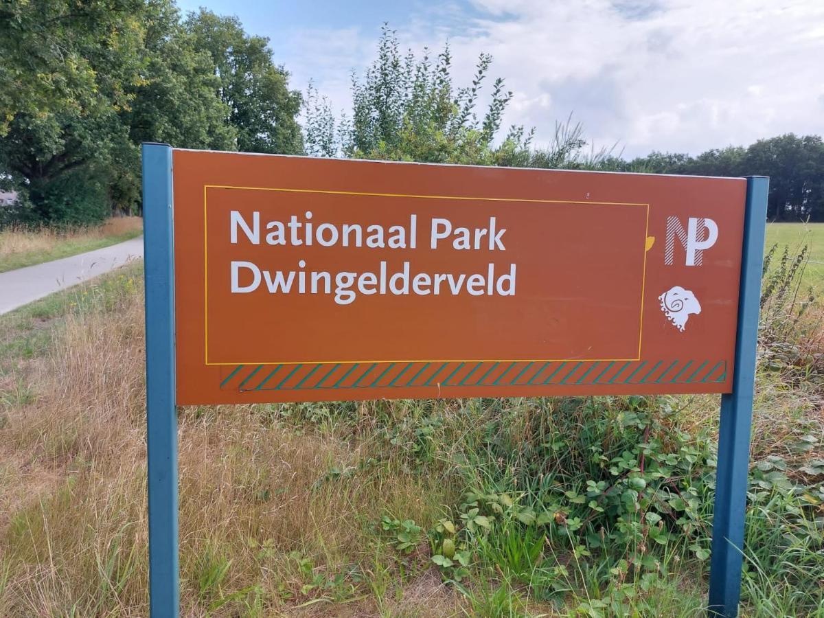 فيلا سْبيرفي Sfeervol Chalet In Drenthe Bij Het Dwingelderveld المظهر الخارجي الصورة